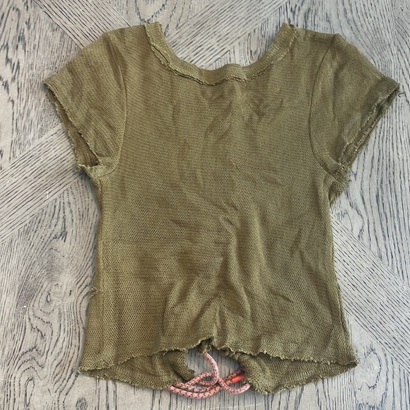 Free people Khaki cinch front crop top medium NWOT - Picture 8 of 10